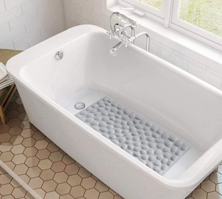 Bath mat in tub