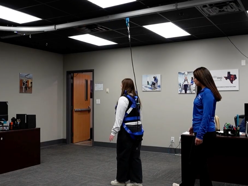 Backwards tandem walking in the Solo-Step